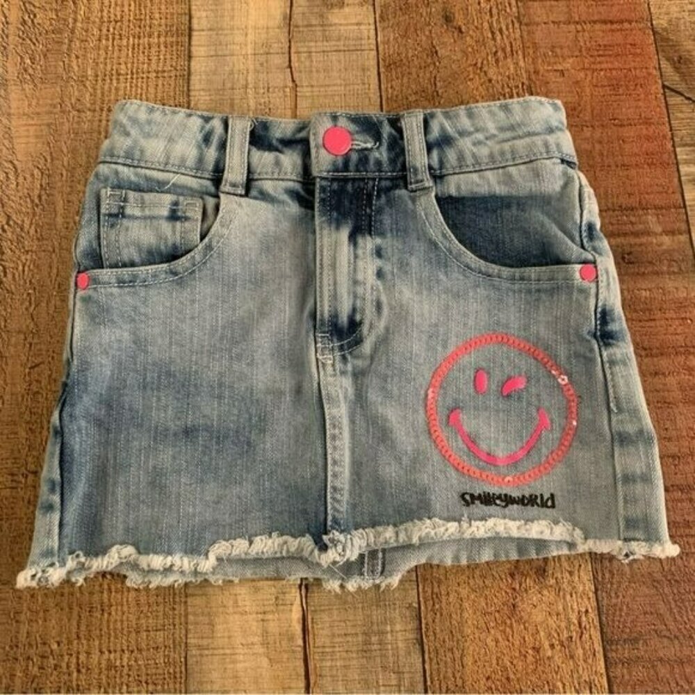 Smiley world girls size 5 denim skirt with neon pink smiley face
